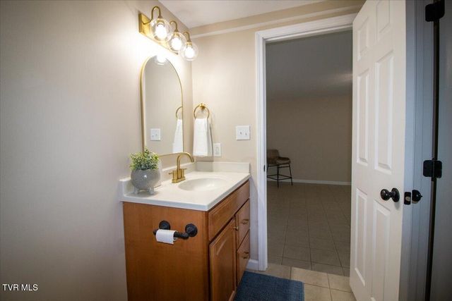 575 Boring Chapel Road Apt 5, Johnson City, TN 37615
