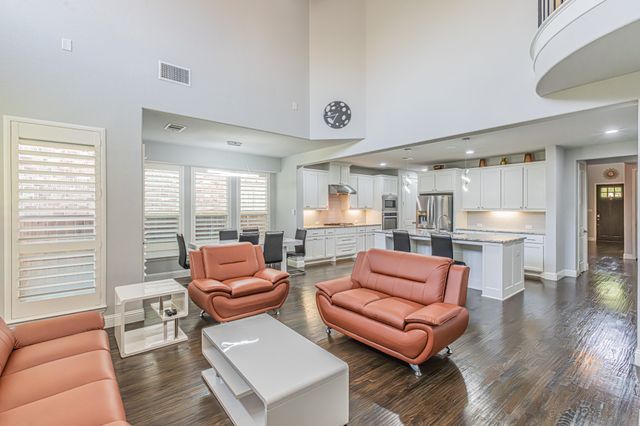 2517 Saffire Way, Lewisville, TX 75056