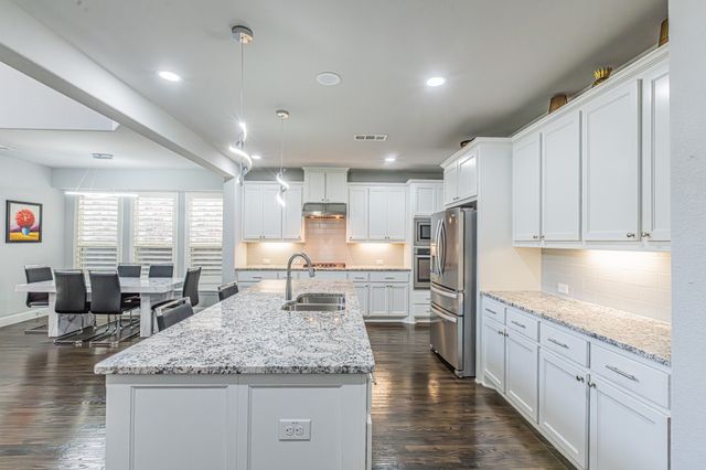 2517 Saffire Way, Lewisville, TX 75056