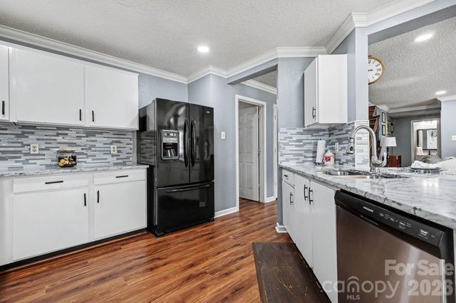 5654 Hammermill Drive, Harrisburg, NC 28075