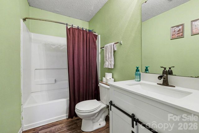 5654 Hammermill Drive, Harrisburg, NC 28075