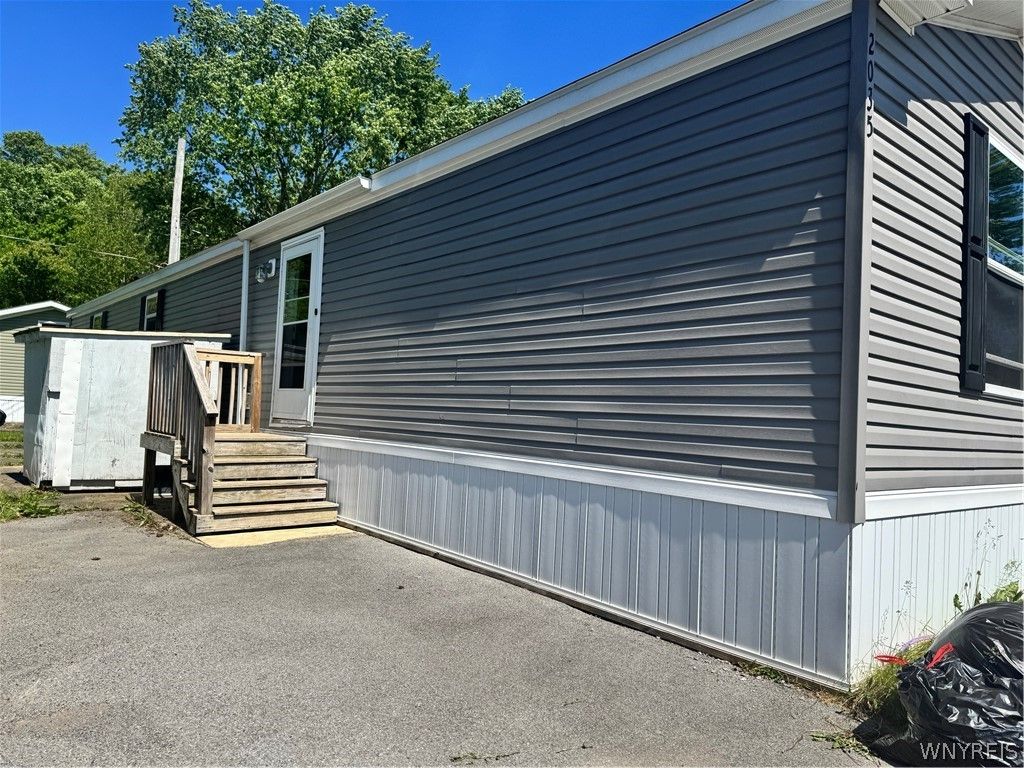 2035 Hemstreet Road, Marilla, NY 14052