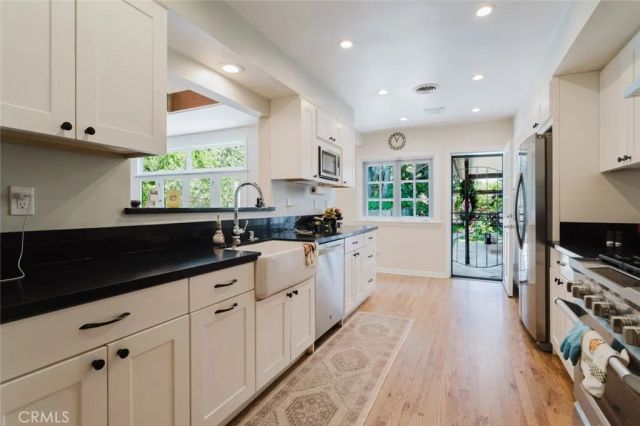 6638 Blucher Avenue, Van Nuys, CA 91406