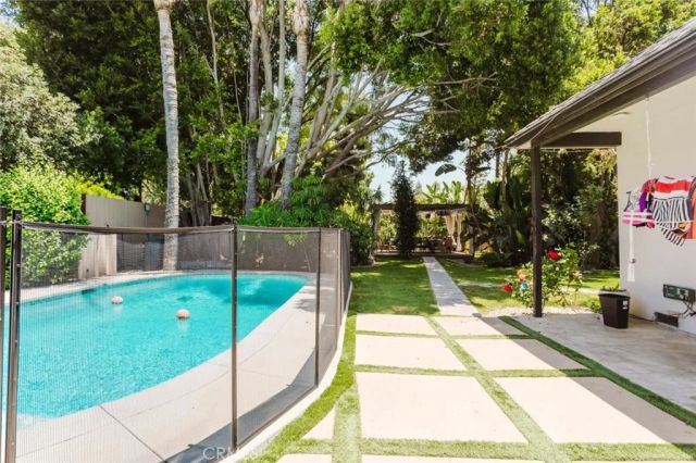 6638 Blucher Avenue, Van Nuys, CA 91406