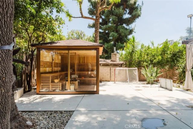 6638 Blucher Avenue, Van Nuys, CA 91406