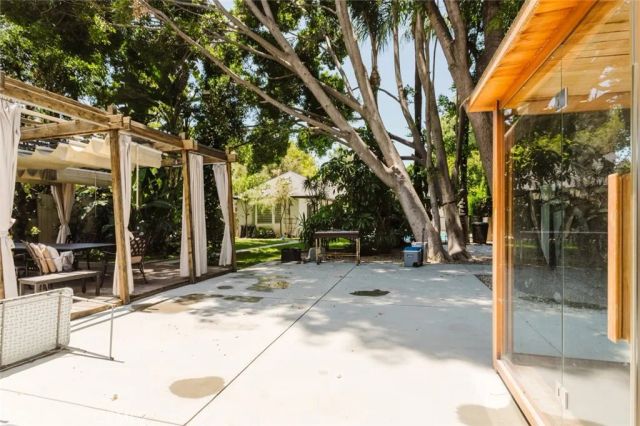 6638 Blucher Avenue, Van Nuys, CA 91406