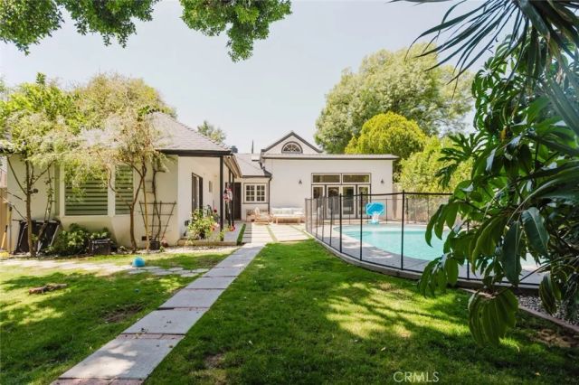 6638 Blucher Avenue, Van Nuys, CA 91406