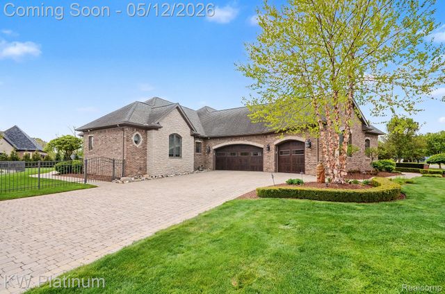 36270 Vita Bella Drive, Clinton Charter Township, MI 48035