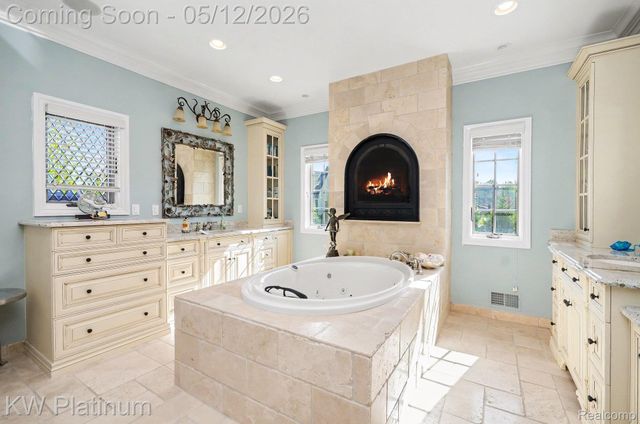 36270 Vita Bella Drive, Clinton Charter Township, MI 48035