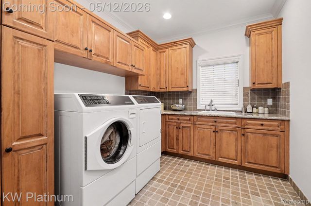 36270 Vita Bella Drive, Clinton Charter Township, MI 48035