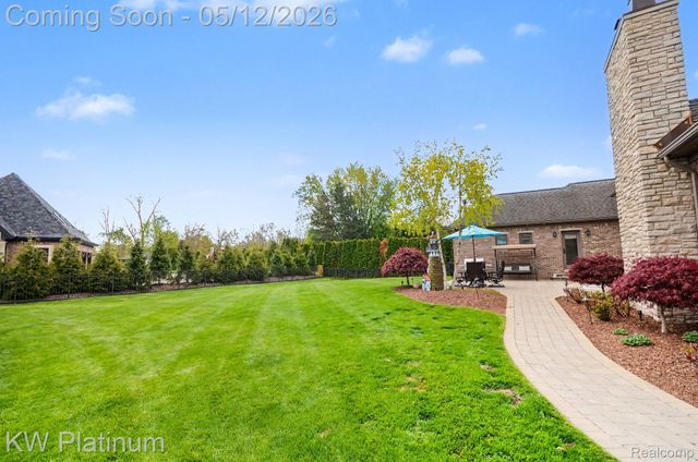 36270 Vita Bella Drive, Clinton Charter Township, MI 48035