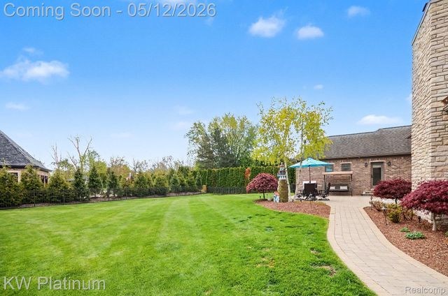 36270 Vita Bella Drive, Clinton Charter Township, MI 48035