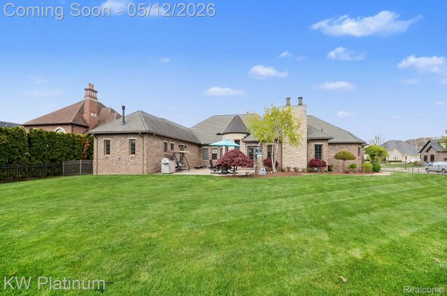 36270 Vita Bella Drive, Clinton Charter Township, MI 48035