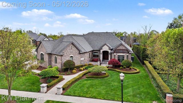 36270 Vita Bella Drive, Clinton Charter Township, MI 48035