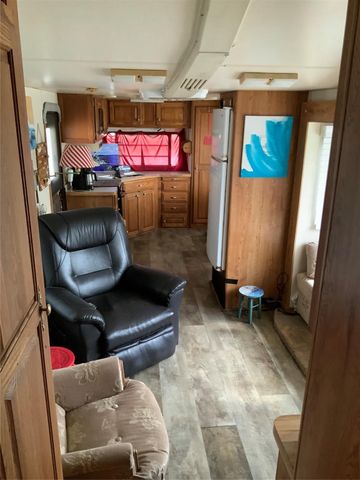 1476 Mabry Street, Gilchrist, TX 77617