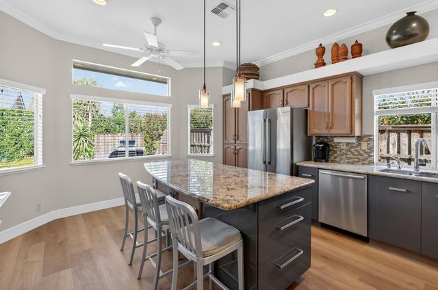 7437 Grenfell Ct, Elk Grove, CA 95758