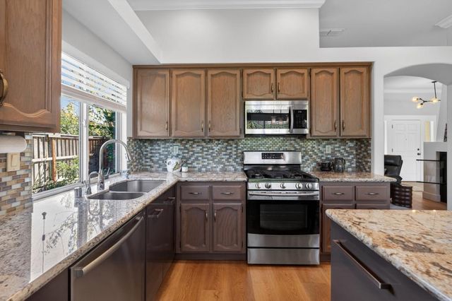 7437 Grenfell Ct, Elk Grove, CA 95758