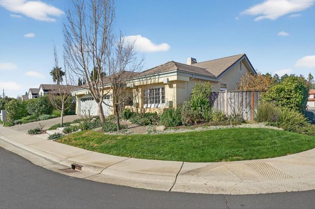 7437 Grenfell Ct, Elk Grove, CA 95758