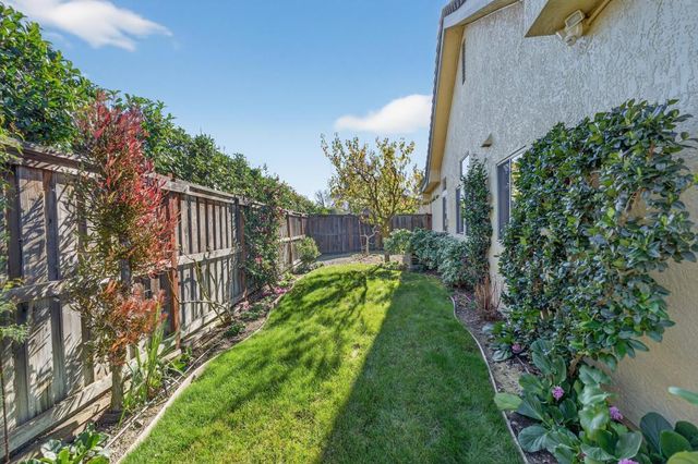 7437 Grenfell Ct, Elk Grove, CA 95758