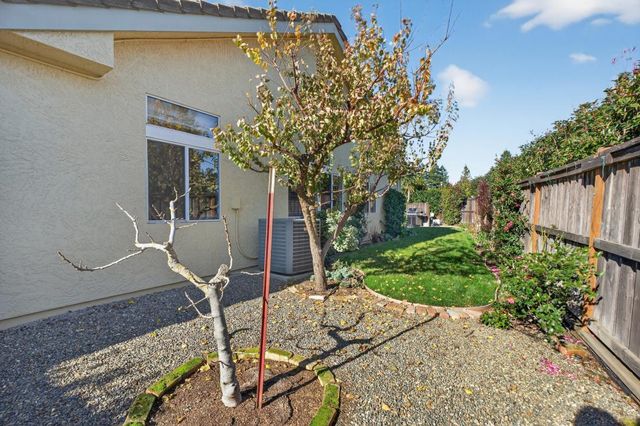 7437 Grenfell Ct, Elk Grove, CA 95758