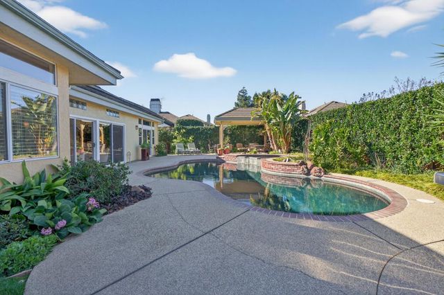 7437 Grenfell Ct, Elk Grove, CA 95758