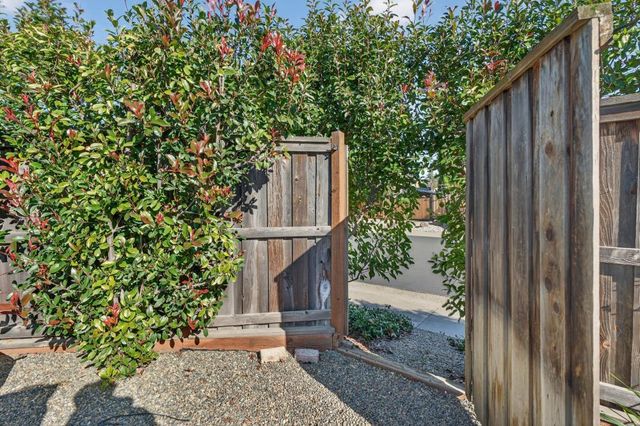 7437 Grenfell Ct, Elk Grove, CA 95758