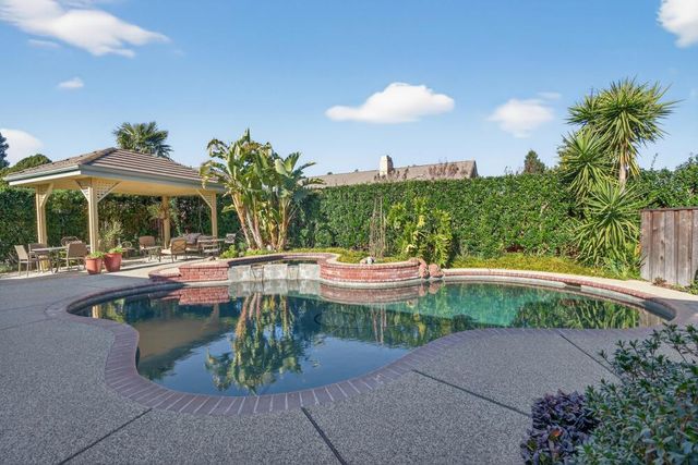 7437 Grenfell Ct, Elk Grove, CA 95758