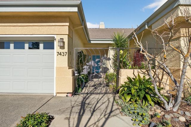 7437 Grenfell Ct, Elk Grove, CA 95758