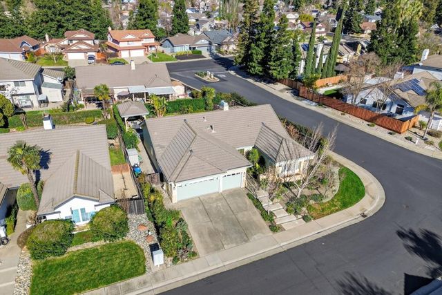 7437 Grenfell Ct, Elk Grove, CA 95758