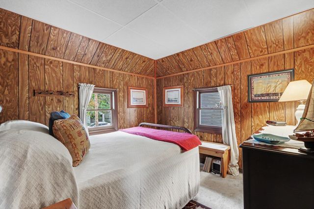 11110 E Shore Drive, Prairieville Twp, MI 49046