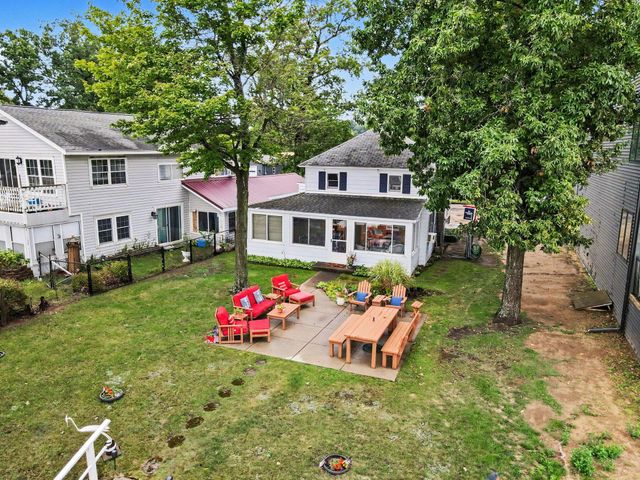 11110 E Shore Drive, Prairieville Twp, MI 49046