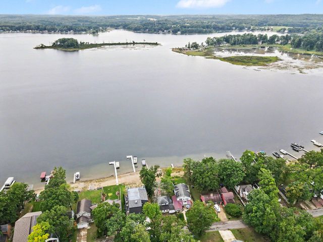 11110 E Shore Drive, Prairieville Twp, MI 49046