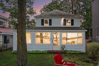 11110 E Shore Drive, Prairieville Twp, MI 49046