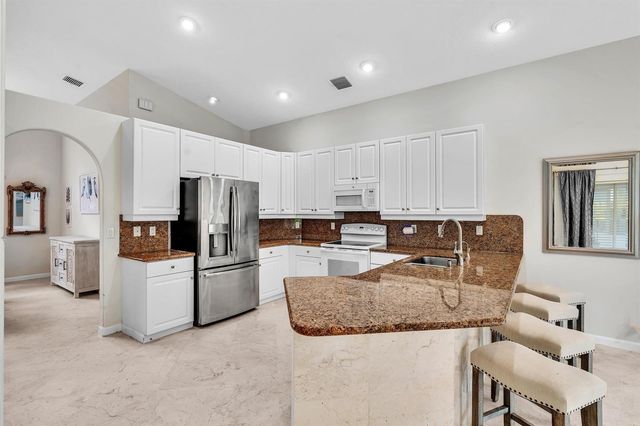 12316 Lakeridge Falls Drive, Boynton Beach, FL 33437