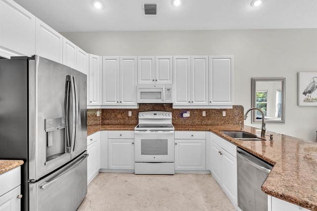 12316 Lakeridge Falls Drive, Boynton Beach, FL 33437