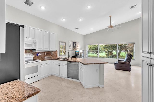 12316 Lakeridge Falls Drive, Boynton Beach, FL 33437