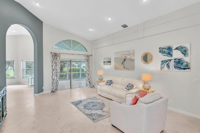 12316 Lakeridge Falls Drive, Boynton Beach, FL 33437