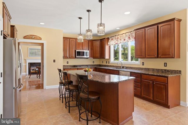 16 DEER RUN DRIVE, Freehold, NJ 07728