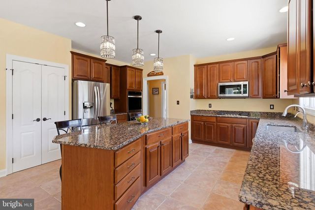 16 DEER RUN DRIVE, Freehold, NJ 07728