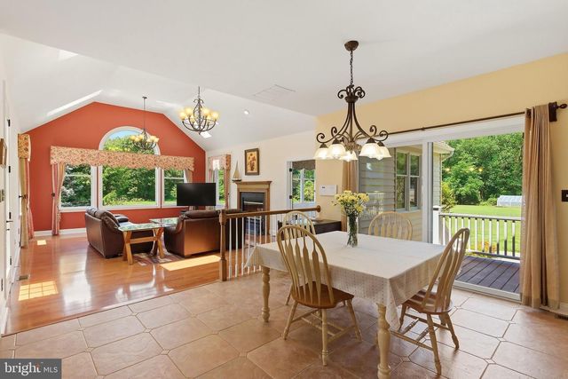 16 DEER RUN DRIVE, Freehold, NJ 07728
