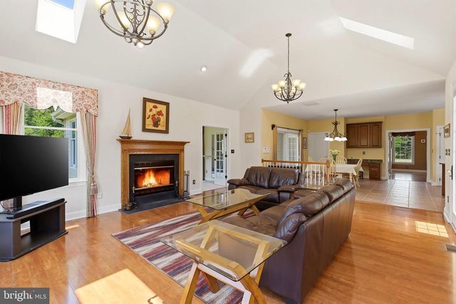 16 DEER RUN DRIVE, Freehold, NJ 07728
