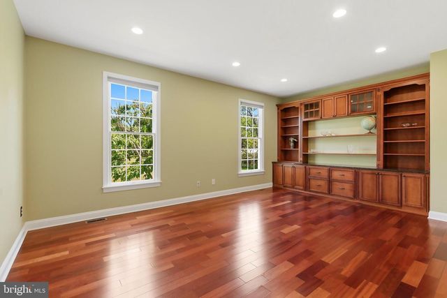 16 DEER RUN DRIVE, Freehold, NJ 07728