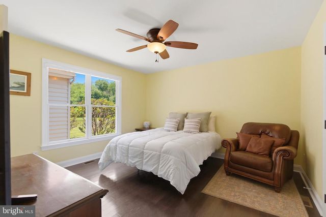 16 DEER RUN DRIVE, Freehold, NJ 07728