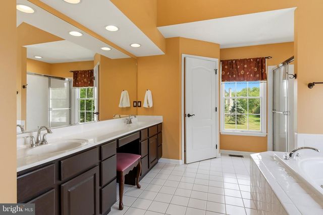 16 DEER RUN DRIVE, Freehold, NJ 07728
