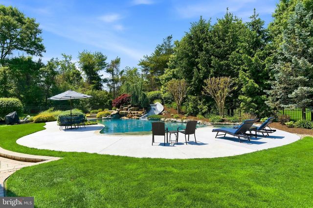 16 DEER RUN DRIVE, Freehold, NJ 07728