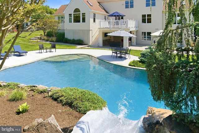 16 DEER RUN DRIVE, Freehold, NJ 07728