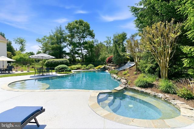 16 DEER RUN DRIVE, Freehold, NJ 07728