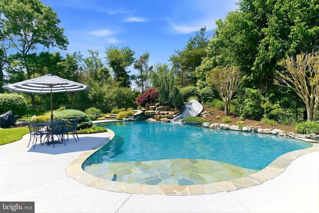 16 DEER RUN DRIVE, Freehold, NJ 07728