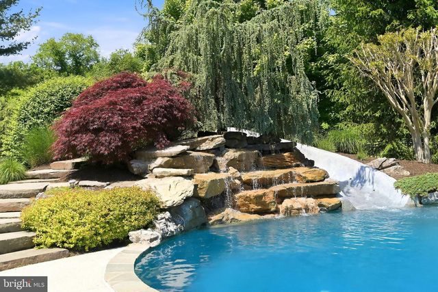 16 DEER RUN DRIVE, Freehold, NJ 07728