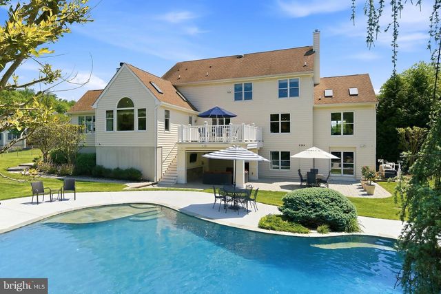 16 DEER RUN DRIVE, Freehold, NJ 07728